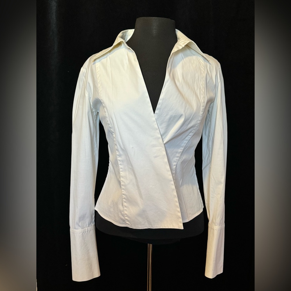 ❗️NEW LISTING❗️White GUCCI blouse.